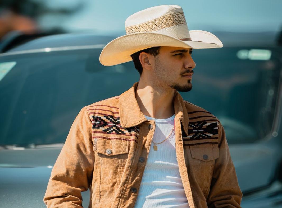 noticia Gabriel Sales apresenta ao público a música “Só Um Maluco”