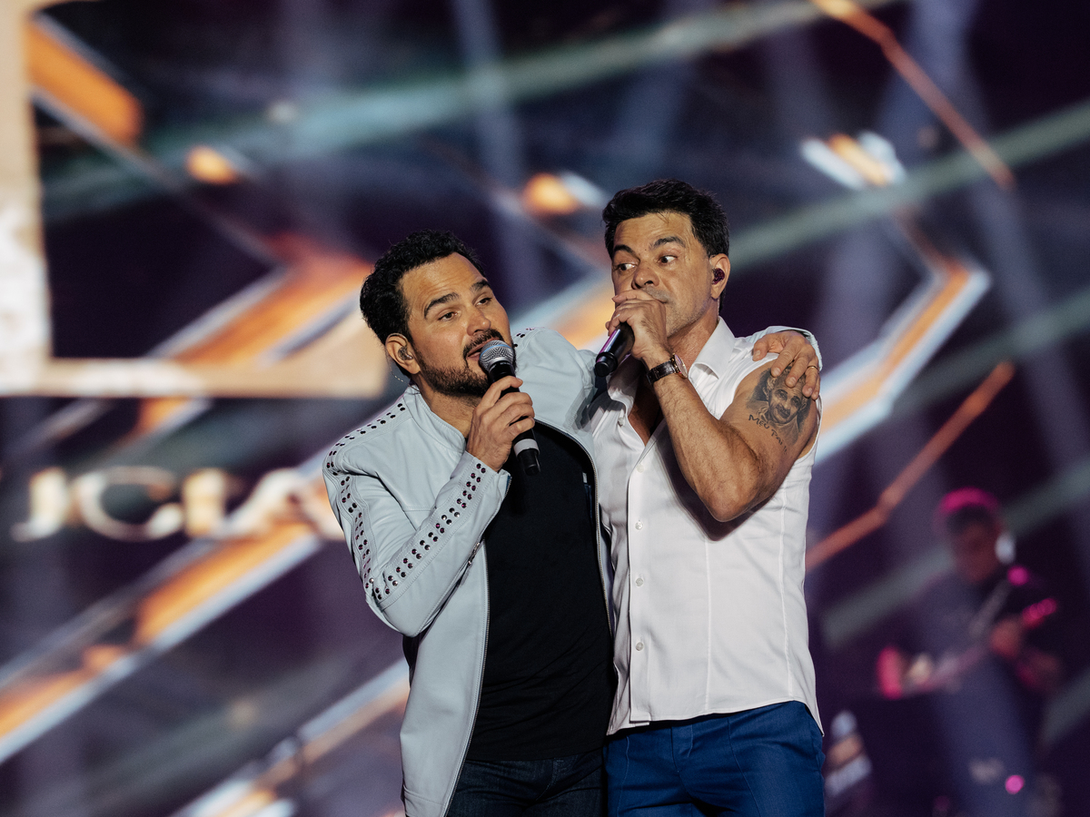 noticia Zezé Di Camargo e Luciano emocionam público no festival “Histórias” em Brasília