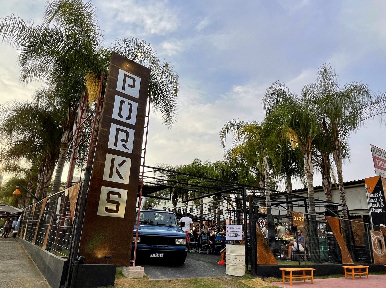 noticia Duas celebrações em uma: Porks BH une Dia Mundial do Hambúrguer e Dia Sem Imposto com descontos de 50% 
