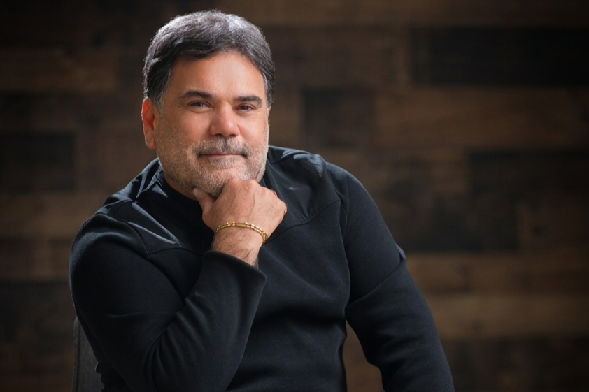 noticia Fernandinho Siqueira reúne sucessos da carreira em álbum especial lançado exclusivamente no YouTube