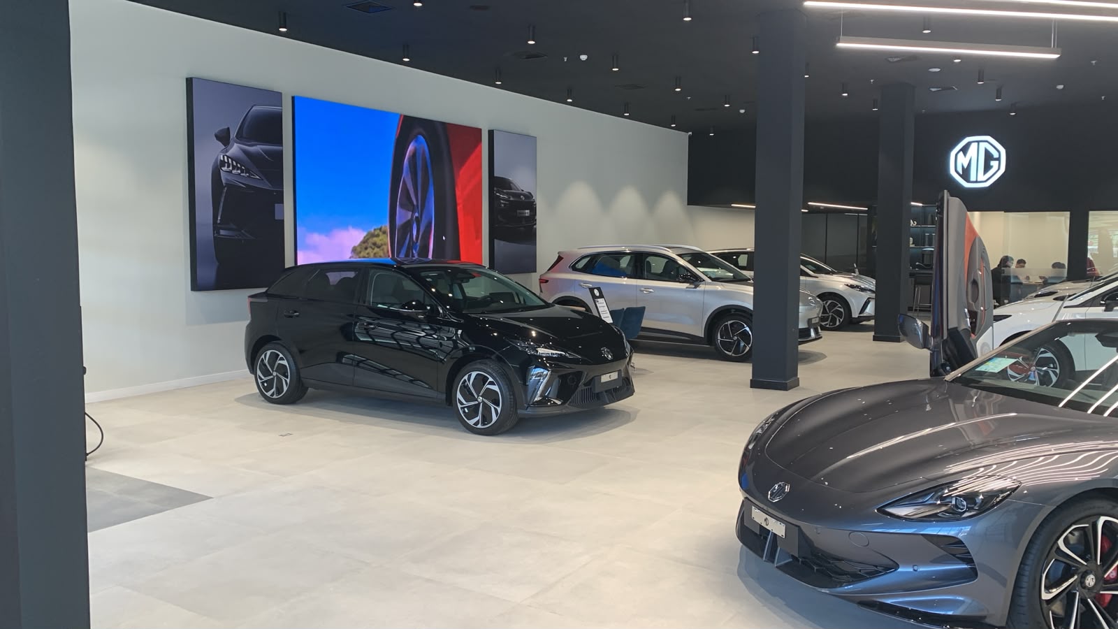 noticia Grupo Indiana inaugura concessionária MG Inglaterra em Salvador e lança o novo MG4 Urban