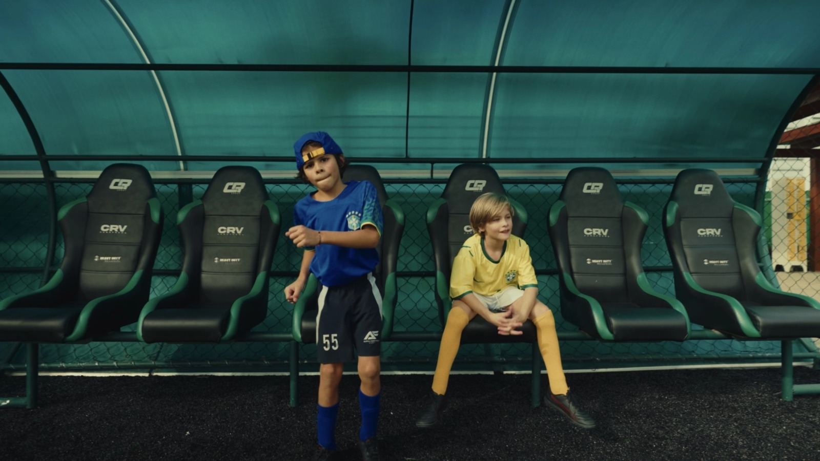noticia Nesk Only apresenta o EP “Estilo Brasileiro” e o videoclipe da faixa-título