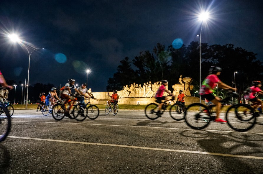 noticia Sesc Pinheiros realiza 12ª Pedalada Noturna com percurso de 24 km por São Paulo durante a Semana Move  