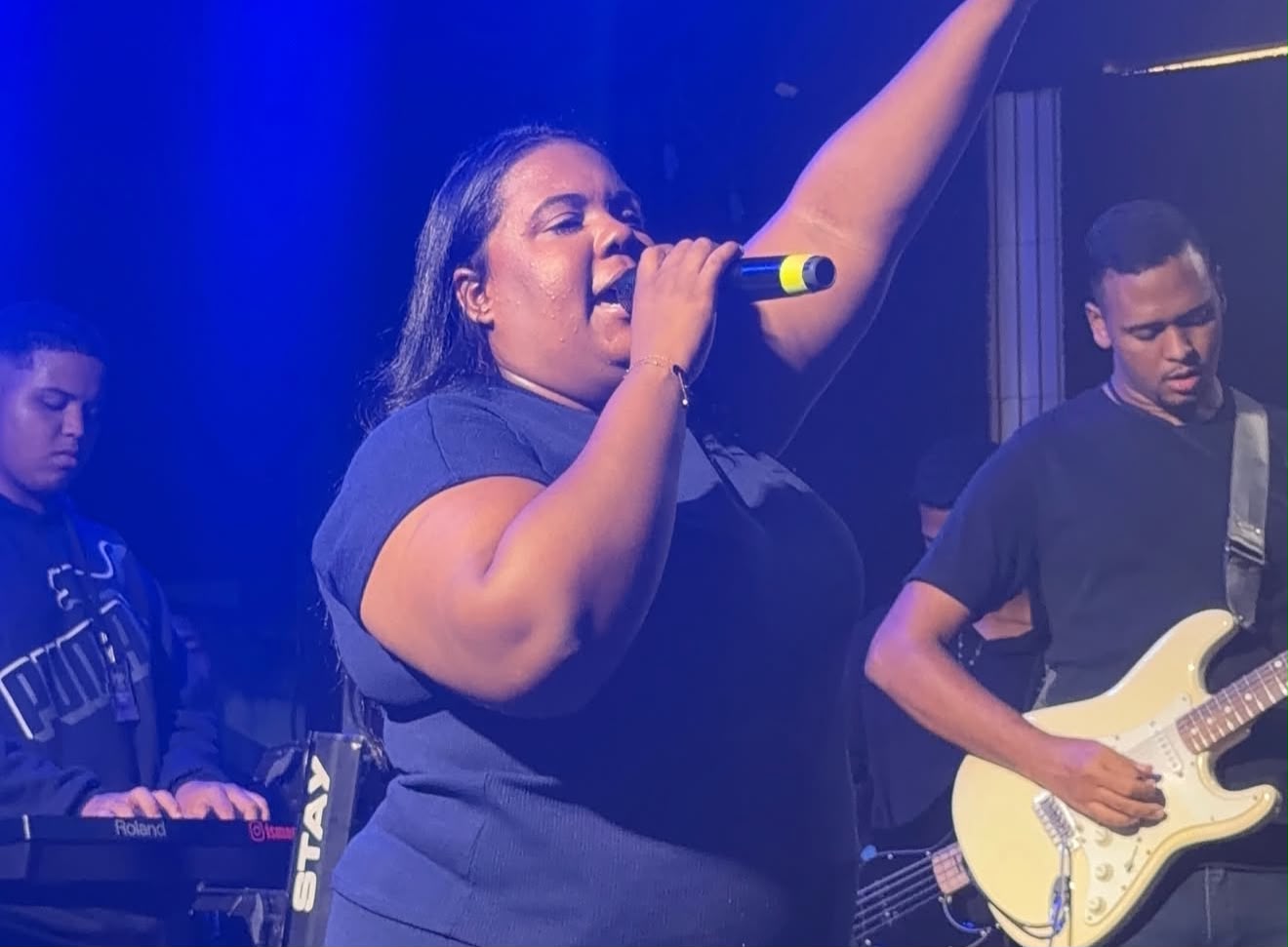 noticia Cantora Gospel Franciele Souza amplia alcance nas redes sociais e fortalece ministério através da música