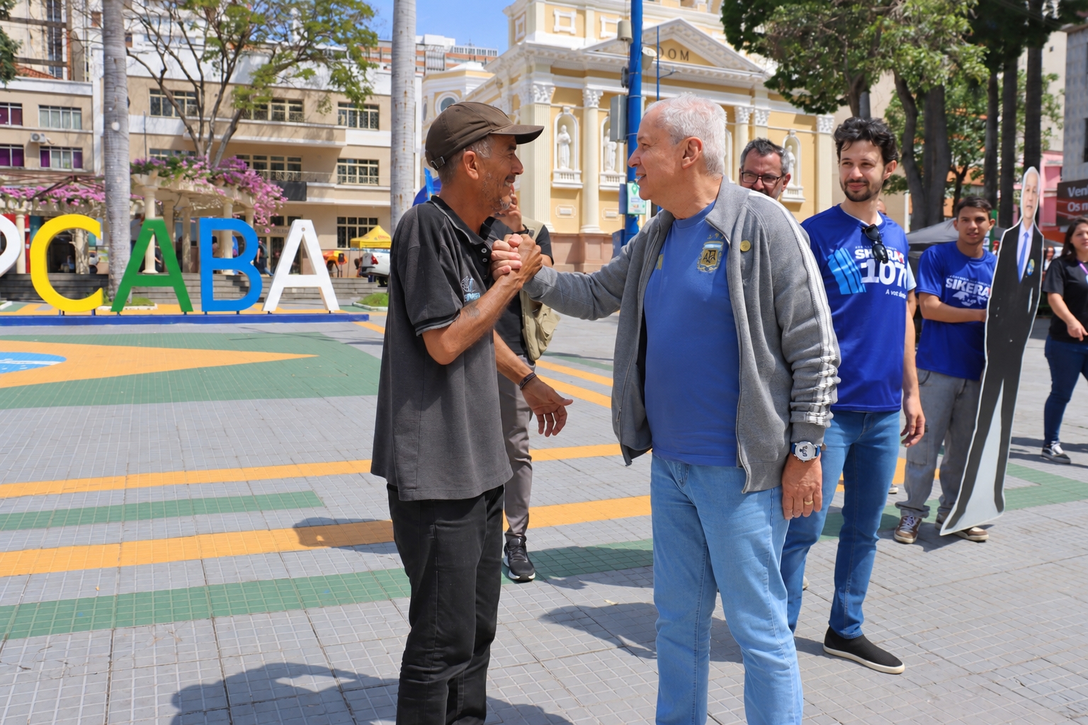 noticia Com 27,5 milhões de visualizações, Sikêra Jr. amplia presença nas ruas e aposta em campanha fora do padrão em SP