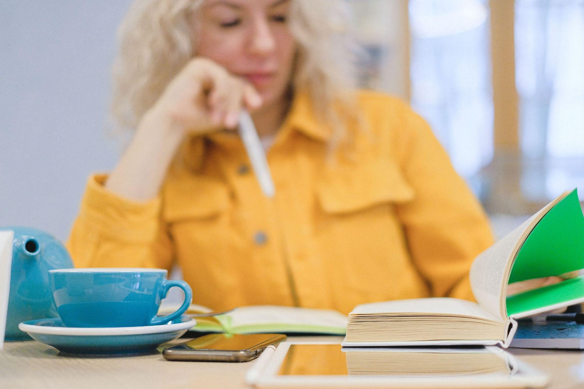 noticia Planejamento financeiro para concurseiros: como calcular os custos de inscrição, viagens e material