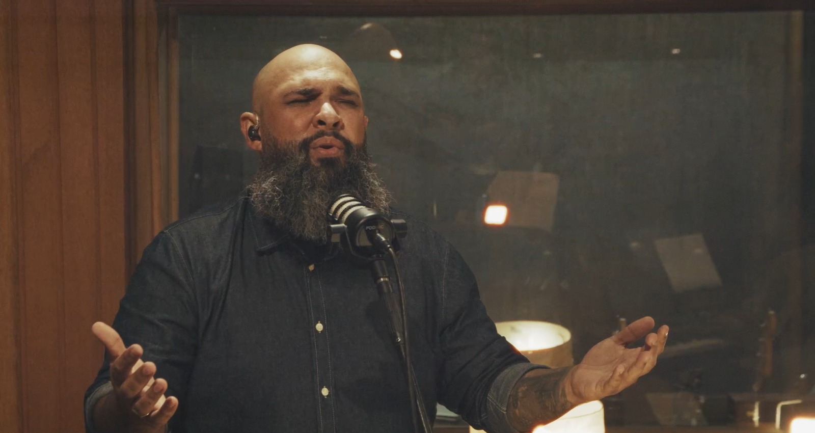 noticia Novo single de Vitor Teixeira nasce de período de adversidade e fala sobre renovação