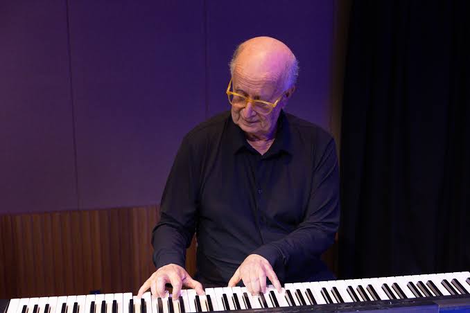noticia ANTONIO ADOLFO LANÇA ALBUM BALAIOS