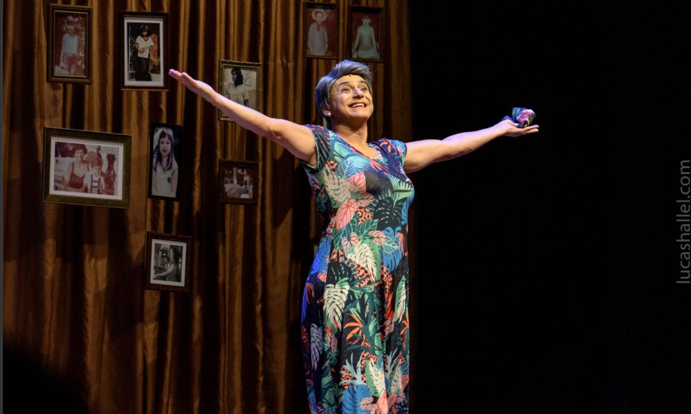 noticia Glauber Cunha leva Dona Sônia ao palco do Cine Theatro Brasil com o espetáculo “Mãe Raiz” neste sábado 
