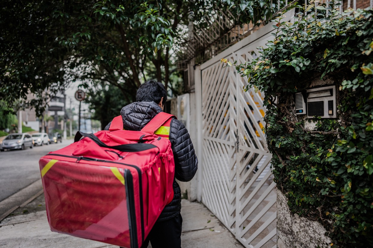 noticia Estudo sobre Delivery aponta pico de buscas em fevereiro e março com liderança de público entre 55 e 64 anos