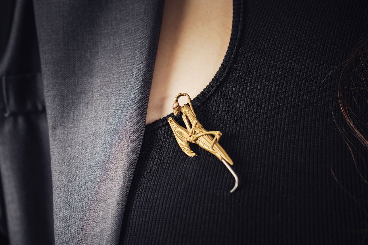 noticia Styling com broches: como atualizar o visual da alfaiataria clássica sem parecer datado?