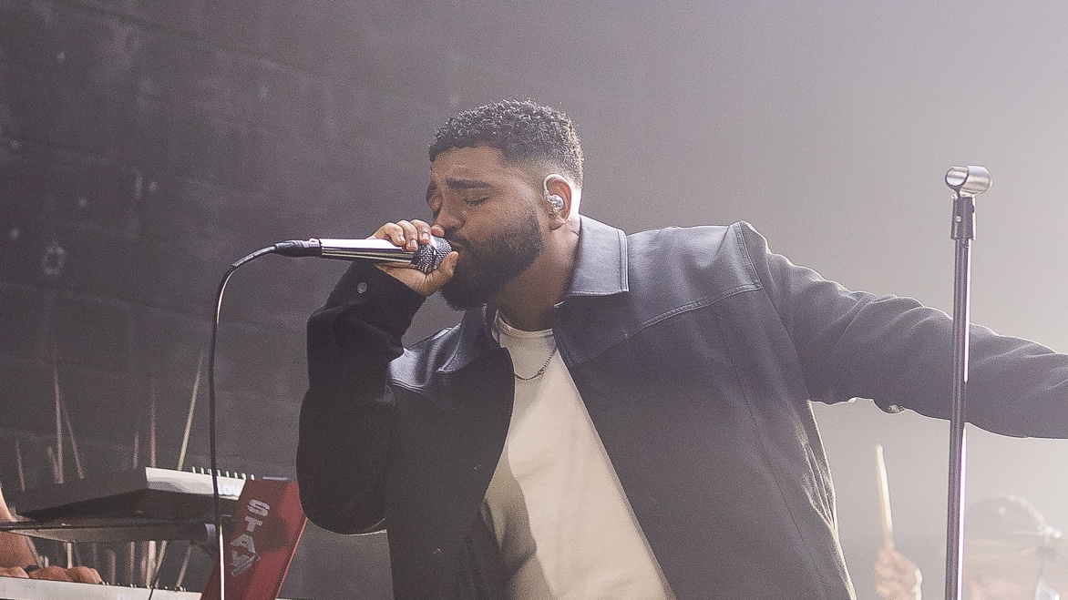 noticia Silas Magalhães aposta no R&B na canção “Tudo Posso”, que integra o DVD comemorativo de 15 anos de carreira