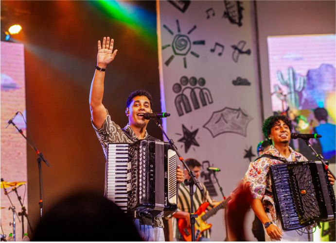noticia Sarau do Reino une forró e rock no single “Esse é Meu Rei”, gravado ao vivo em Fortaleza