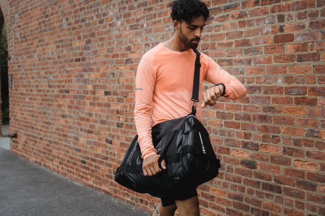 noticia Looks masculinos para treinar de manhã cedo e seguir direto para o trabalho