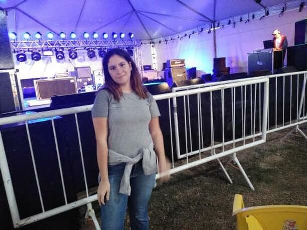 noticia Ana Eliza Bussolo marca presença na Festa da Tainha em Floripa