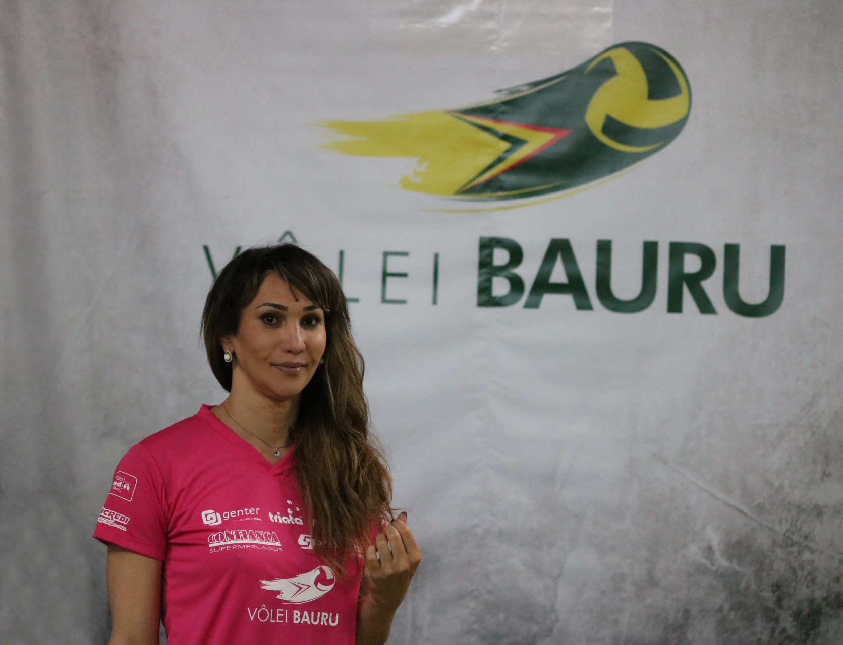 noticia Tiffany, primeira transexual brasileira a atuar no vôlei feminino, se recupera no Vôlei Bauru