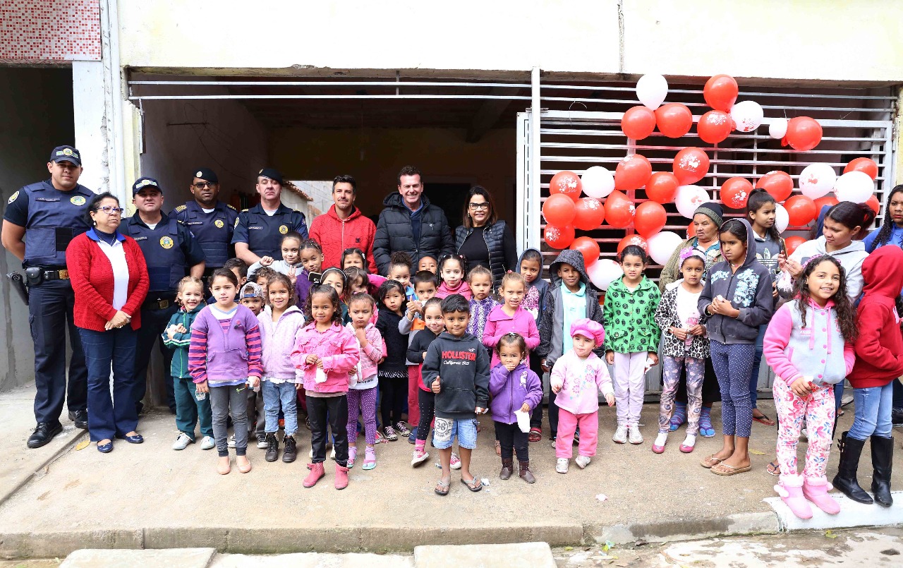 noticia Guarda Municipal de Caieiras em parceria com fundo social promove grande distribuição de agasalhos