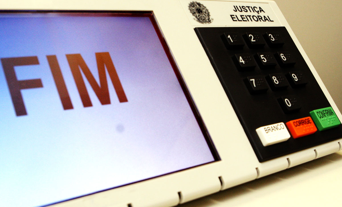 noticia Cidadãos sugerem ao Senado fim do voto eletrônico