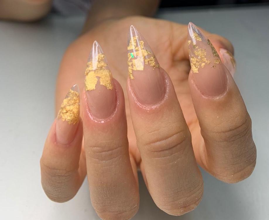 noticia     Nail design   Márcia Câmara aponta tendências em unhas para as festas de fim de ano