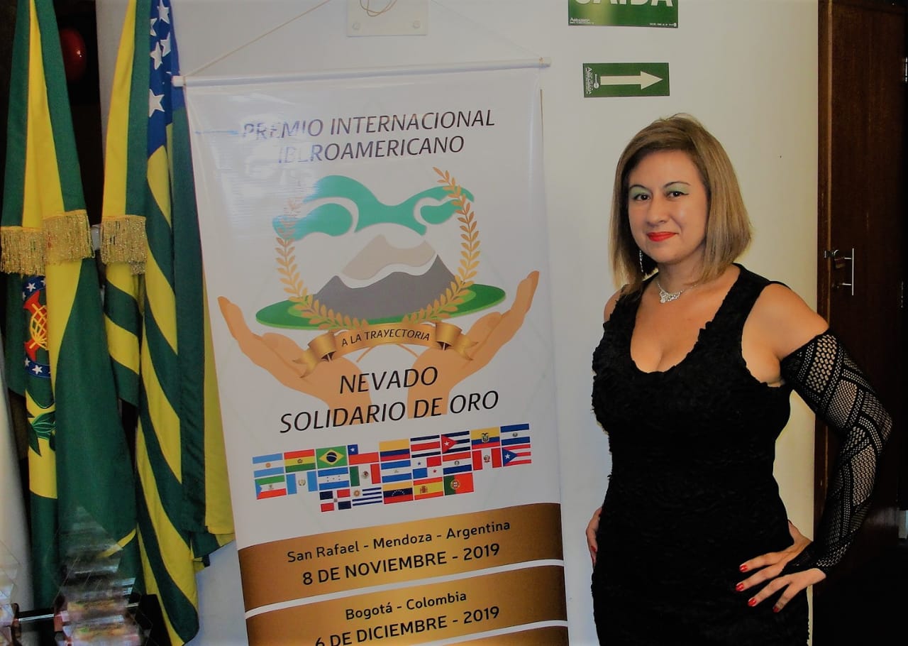 noticia A jornalista e estilista Debby Mian, recebeu o prêmio Ibero Americano 