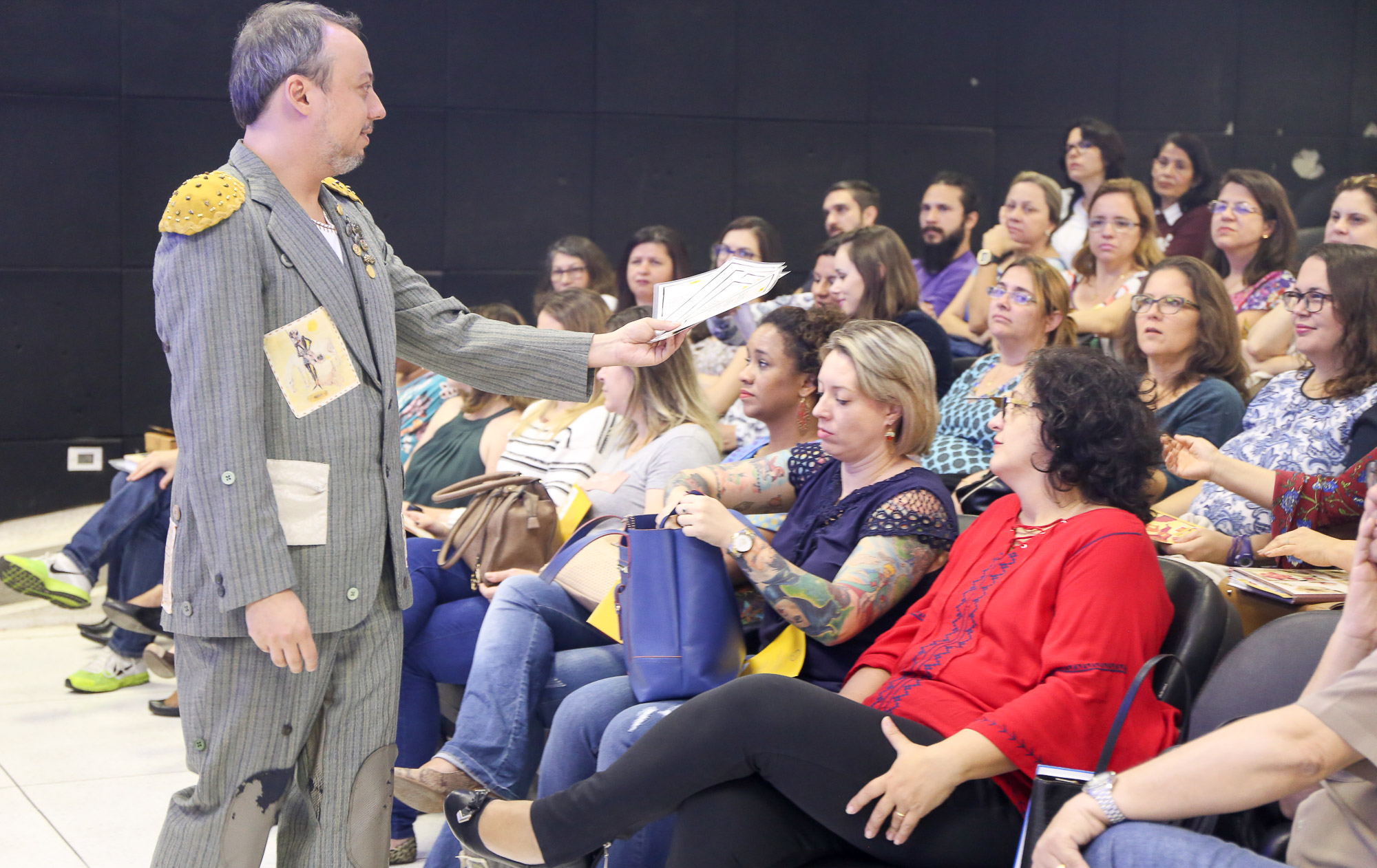 noticia Educadores de Louveira participam de oficina do Programa “Ler é uma Viagem”