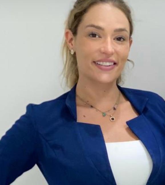 noticia Dentista fala sobre durabilidade  das lentes de contato dentais na saúde bucal em tempos de coronavírus