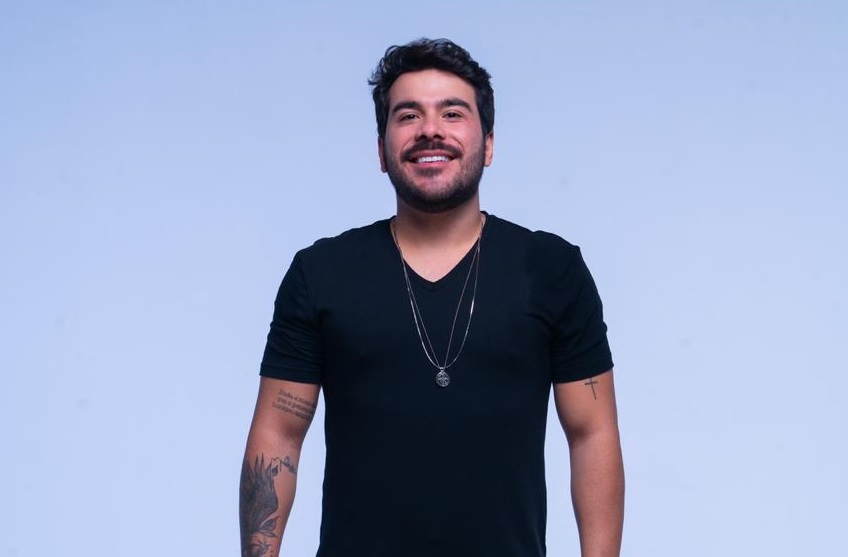 noticia Renato Sertanejeiro apresenta uma 'live de cinema' com grandes nomes do sertanejo nacional