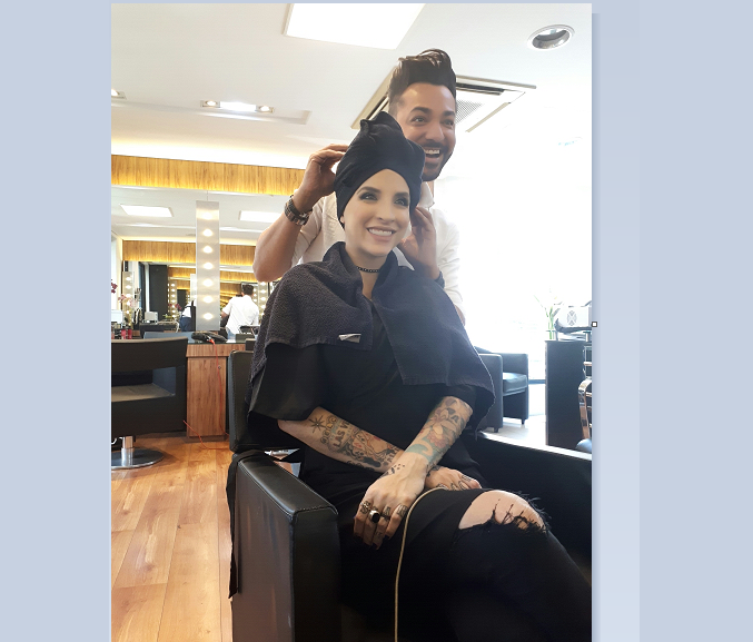 noticia Grávida de 4 meses, ex BBB Clara Aguilar recorre a hair stylist Nandho Brandão para mudar o visual