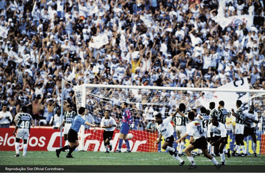 noticia JORNALISTA ADRIANO COELHO RELEMBRA O CLÁSSICO ENTRE PALMEIRAS E CORINTHIANS, DUAS VEZES TERMINOU 5 X 1