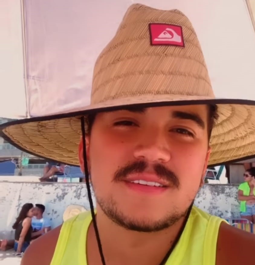 noticia Sertanejo compartilha vídeo dançando com fãs na praia!