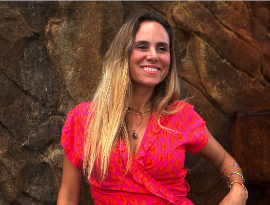 noticia Flavia Alves lança releitura de 