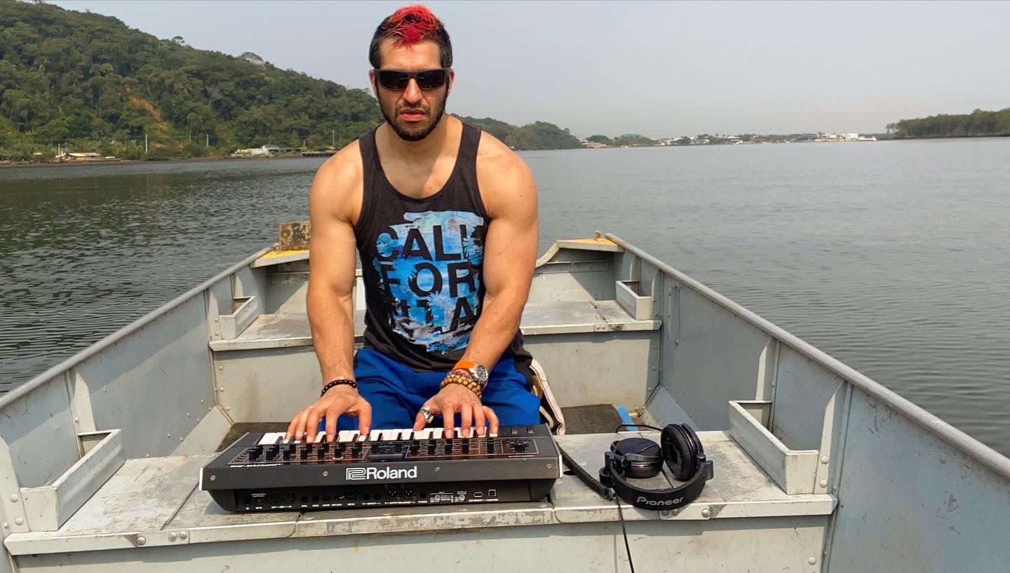 noticia  Projeto Meditate For Your Soul, no braço de mar, nas Ilhas de Santo Amaro