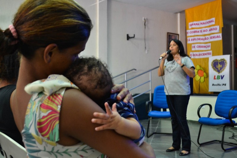 noticia Crianças pedem socorro