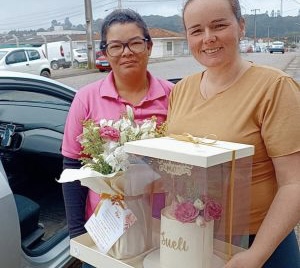 noticia Enviando amor à sua porta: serviço de entrega de presentes para o dia dos namorados 