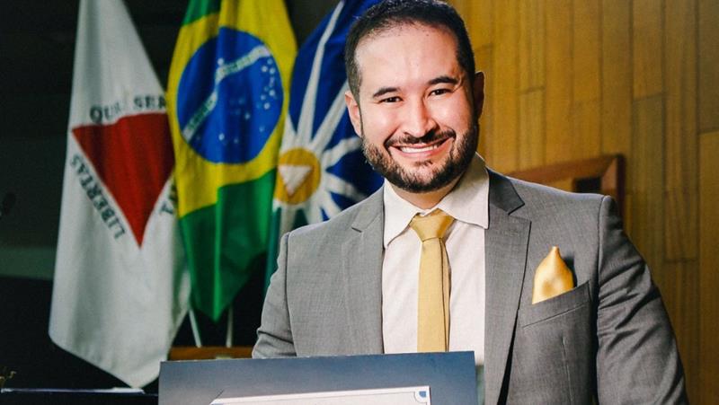 noticia André Oliveira, um dos três melhores cirurgiões plásticos do Brasil, recebe Título de Cidadão Honorário de Uberlândia