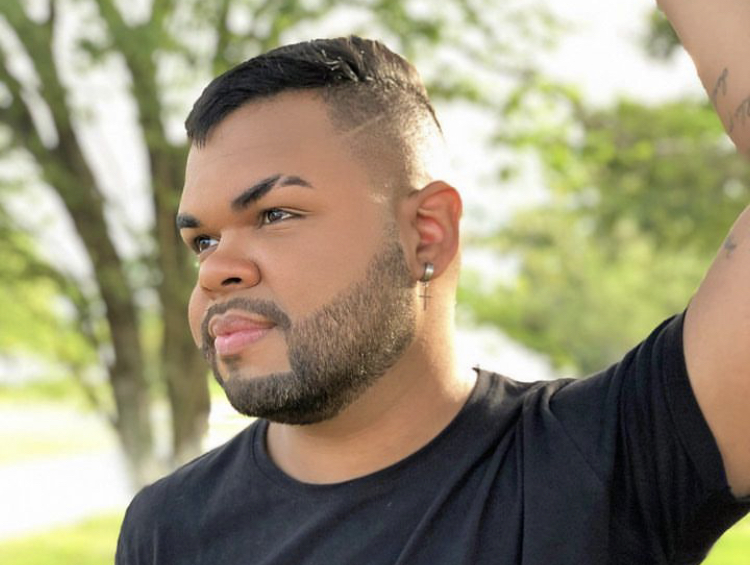 noticia Conheça o cantor e compositor “Allamberg” dono do hit “MIKAELLY”