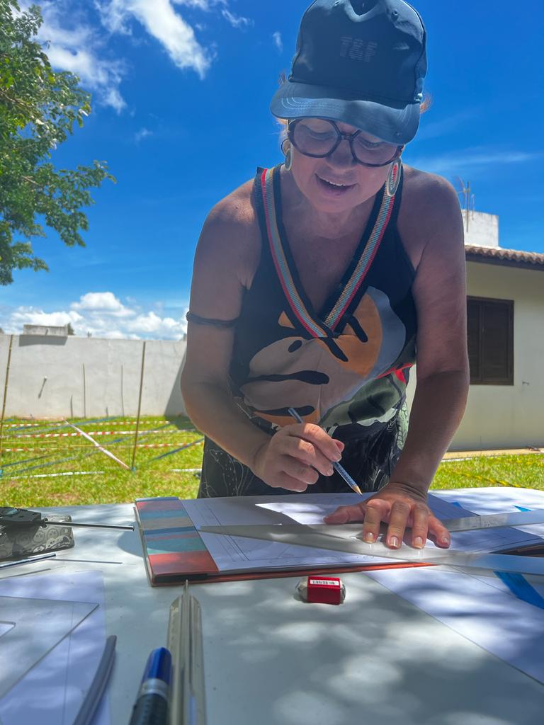 noticia Anna Persia Bastos, criadora do studio Eco Gaia, fala sobre a relação entre o Design de Interiores, a Morada e a Saúde, através da Geobiologia