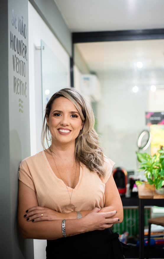 noticia Daniele Soares, referência em liderança feminina na tecnologia, fala sobre a prioridade na implementação da Inteligência Artificial 