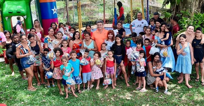 noticia Felipe Ribeiro e Dilce Cândido  proporcionam um dia incrível para crianças das comunidades da Serra de Maranguape