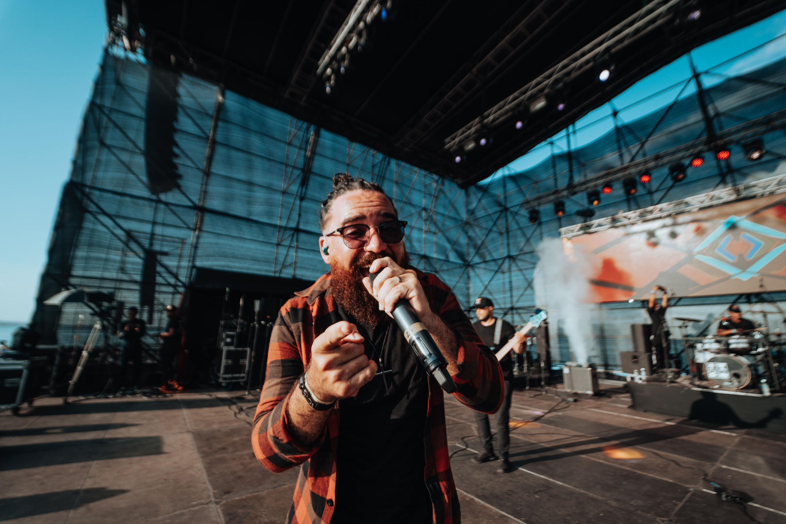 noticia Jhonny Salvação canta para mais de 100 mil em show na Venezuela