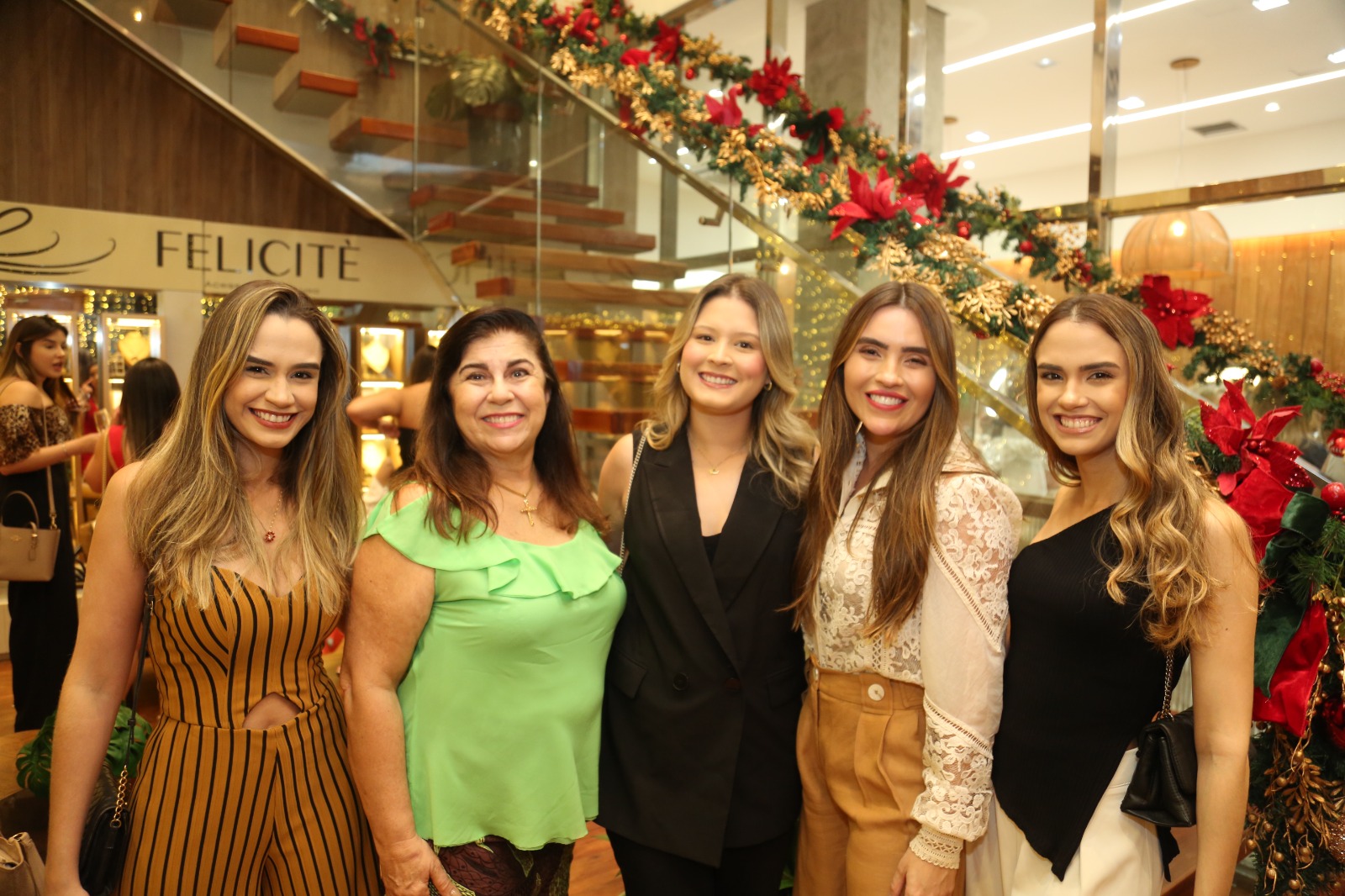 noticia Grupo Mulheres em Pauta leva para o Bella Salon & Spa a celebração de fim de ano