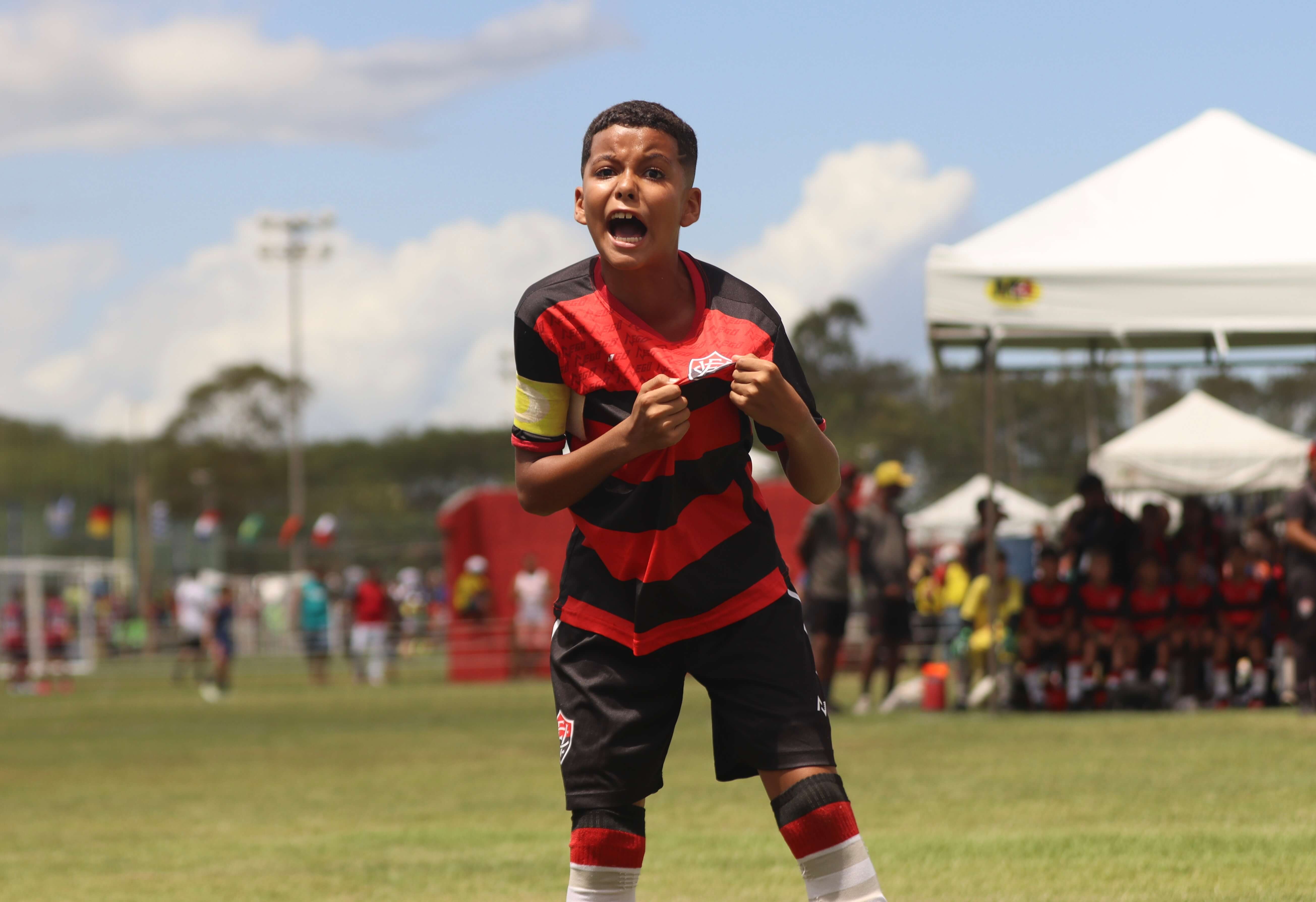 noticia TORNEIO DE FUTEBOL INFANTIL ATRAI 1900 JOVENS ATLETAS DE CINCO PAÍSES PARA SALVADOR