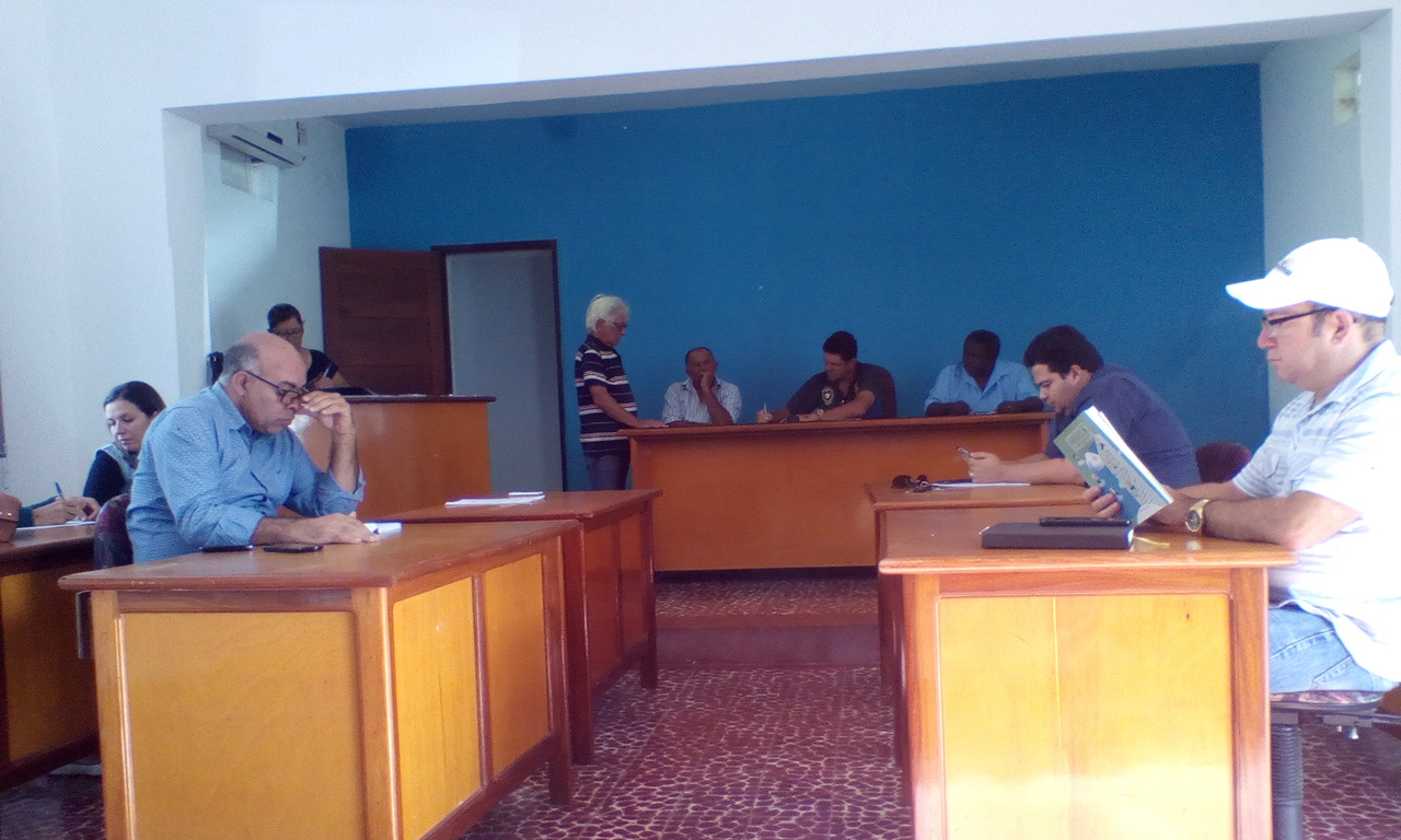 noticia Projetos aprovados no poder legislativo de Cacimbinhas - AL beneficiam estudantes