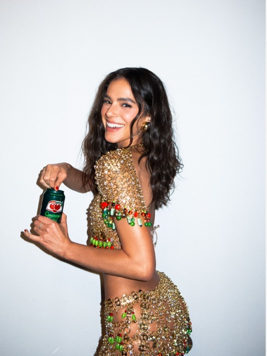 noticia Não é só um amor de carnaval: Guaraná Antarctica anuncia Bruna Marquezine como nova embaixadora