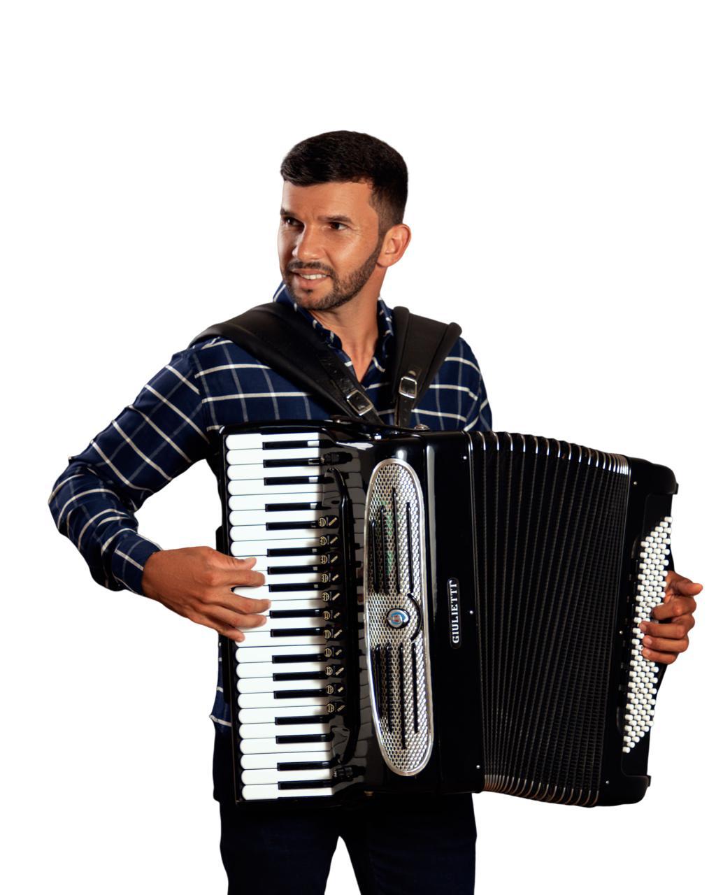 noticia Seu Marquinhos vai agitar Pindobaçu neste domingo